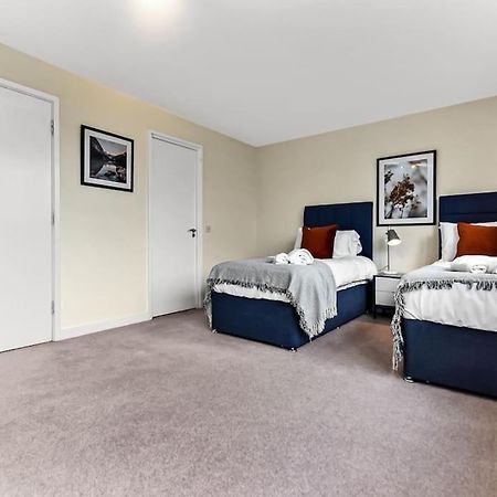 Large Group & Contractor Booking! Duplex W/Parking Milton Keynes Luaran gambar