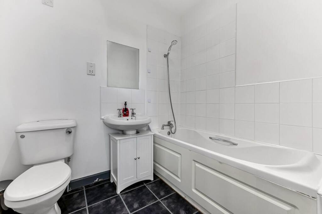 Large Group & Contractor Booking! Duplex W/Parking Milton Keynes Luaran gambar