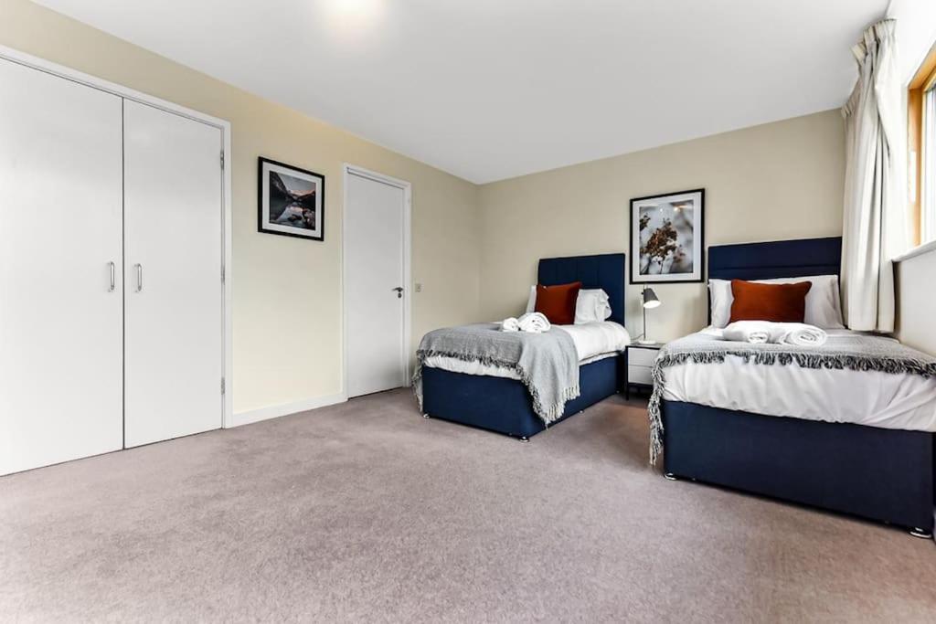 Large Group & Contractor Booking! Duplex W/Parking Milton Keynes Luaran gambar